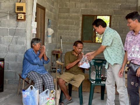 องค์การบริหารส่วนตำบลลุมปุ๊ก ได้มอบบ้านและห้องน้ำแก่ผู้ยากไร้ในชุมชนตำบลลุมปุ๊ก จำนวน 3 ราย