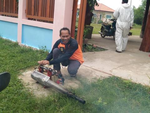 กิจกรรมพ่นหมอกควัน กำจัดลูกน้ำยุงลาย เพื่อป้องกันการแพร่ระบาดโรคไข้เลือดออก